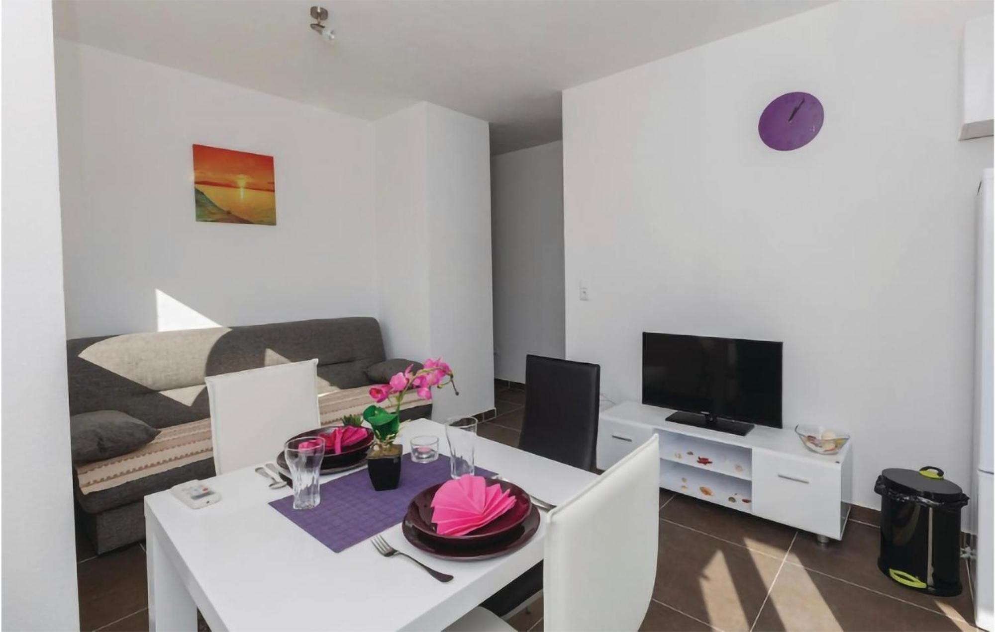 Amazing Apartment In Saldun With Wifi Trogir Eksteriør billede