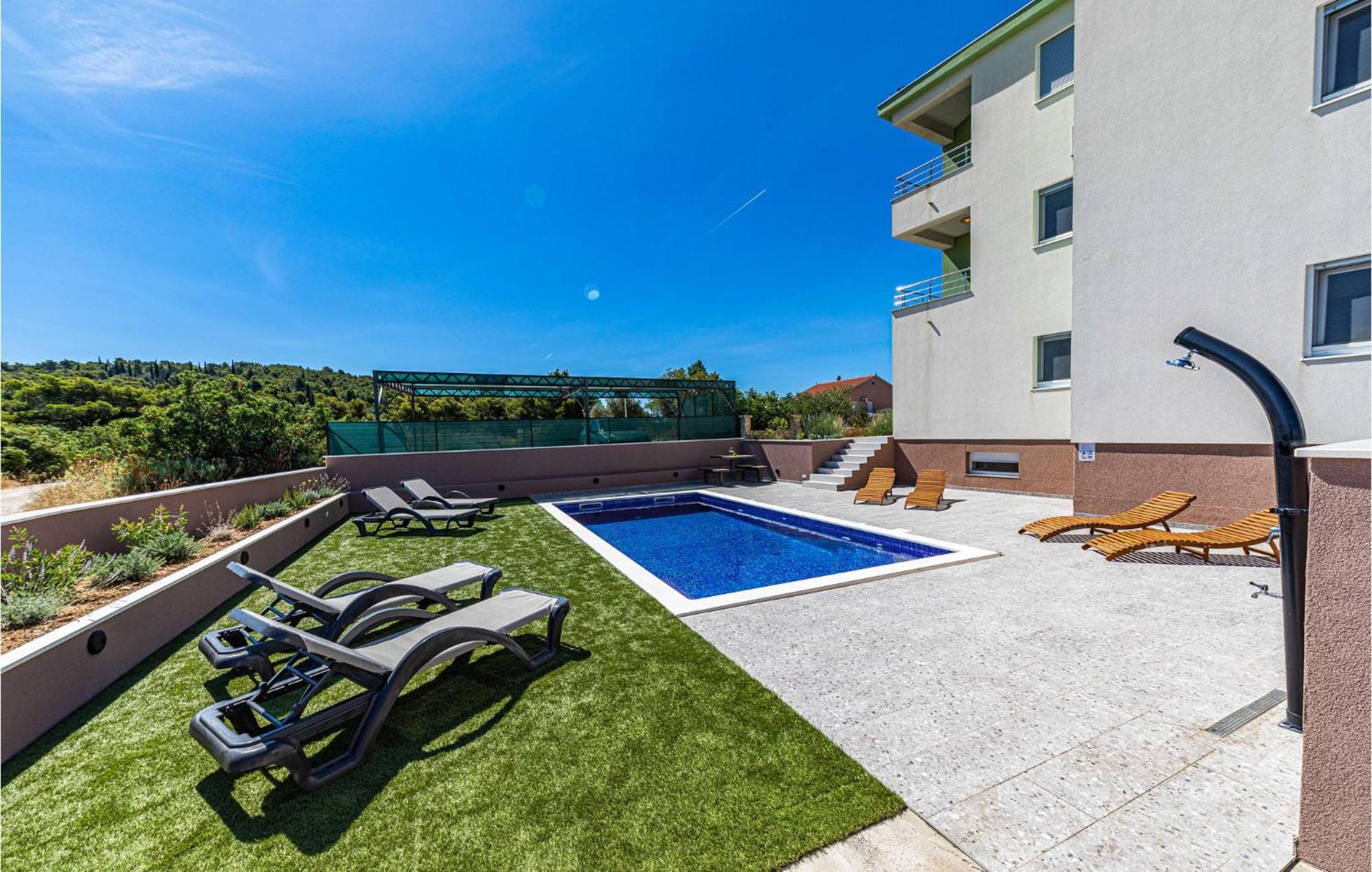 Amazing Apartment In Saldun With Wifi Trogir Eksteriør billede