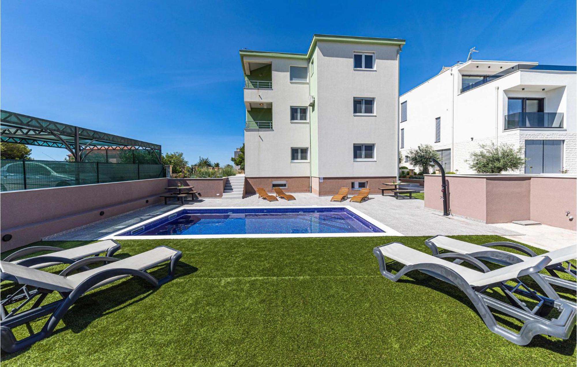 Amazing Apartment In Saldun With Wifi Trogir Eksteriør billede