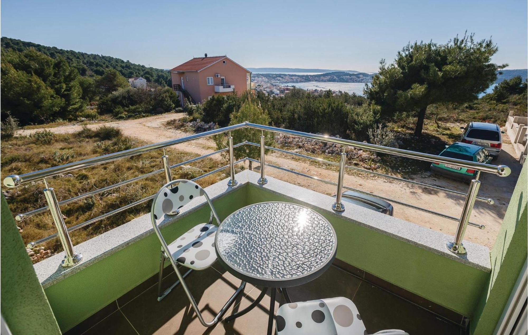Amazing Apartment In Saldun With Wifi Trogir Eksteriør billede