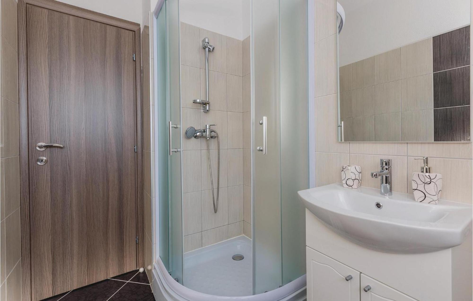 Amazing Apartment In Saldun With Wifi Trogir Eksteriør billede